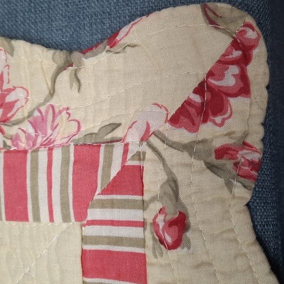 Set 4 Placemats Tablemat Quilted Cotton Pink Yellow Floral Reversible 15" Square - Picture 3 of 5